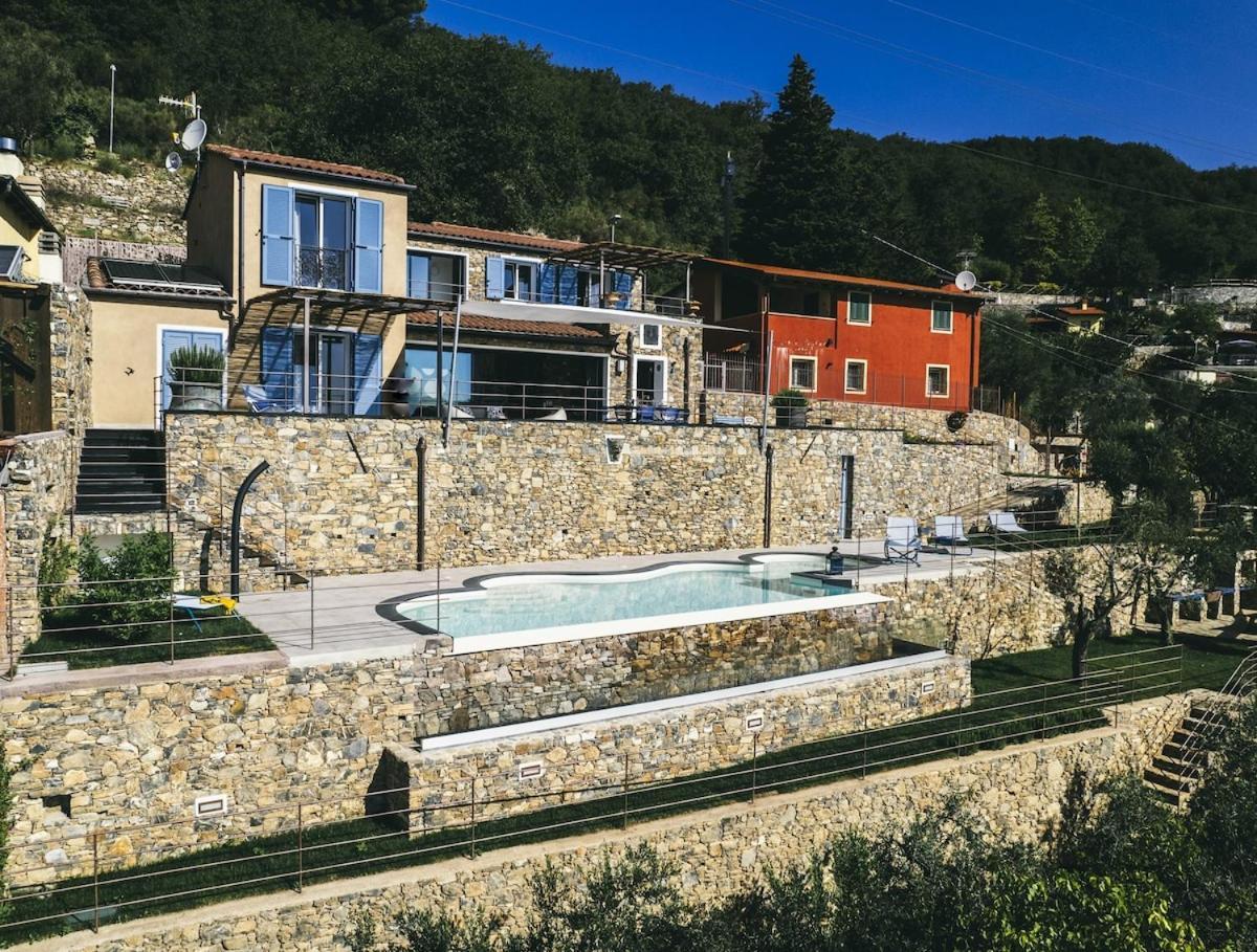 Bluvari' Charming House Villa *
